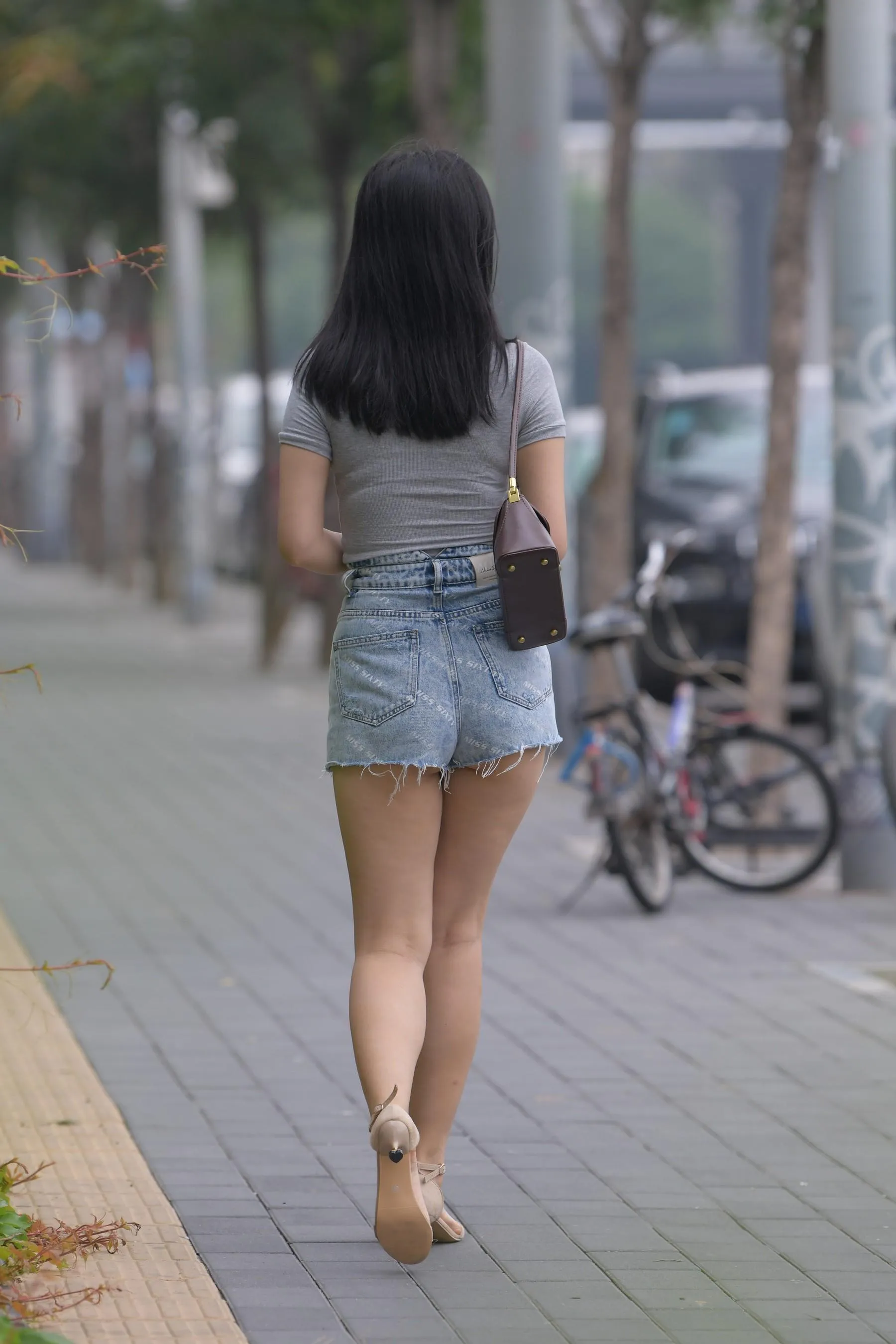 魔镜街拍 NO.169 一只麋鹿摄影-牛仔短裙美女 [235P]插图1